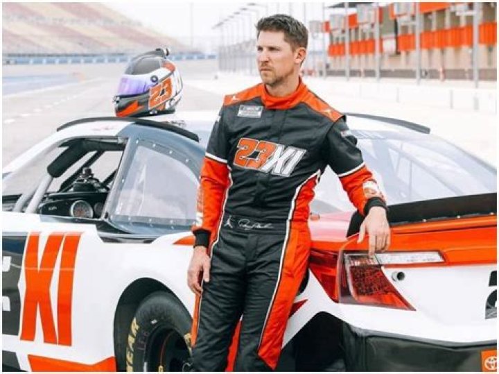 Denny Hamlin Age, Wiki, Biography, Family, Body Measurement, Parents, Salary, Net worth