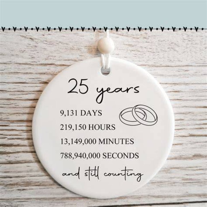 What is the traditional 25 year anniversary gift?