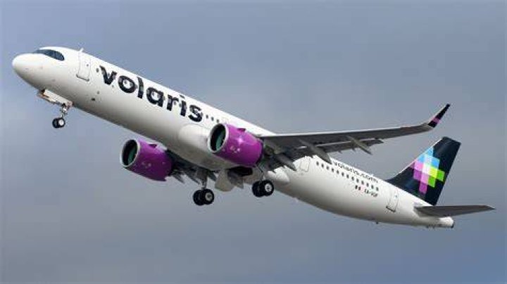 What type of plane does Volaris use?