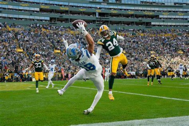 Why did Leon Lett touch the ball? Did Leon Lett cross the goal line?